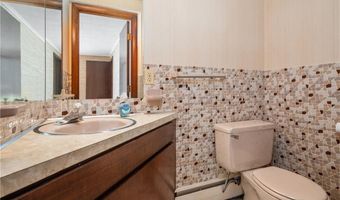 1 Rocky Crest Rd, Cumberland, RI 02864