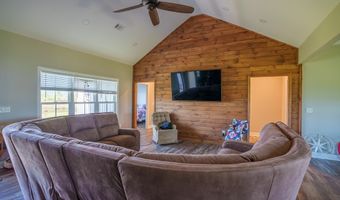 315 CROSBY CHAPEL CH, Baxley, GA 31513
