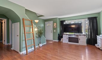 2094 Allan St, Adrian, MI 49221