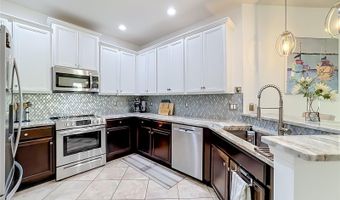 5539 SUNSET FALLS Dr, Apollo Beach, FL 33572