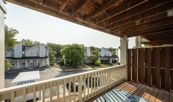1445 Whispering Creek Dr E, Ballwin, MO 63021