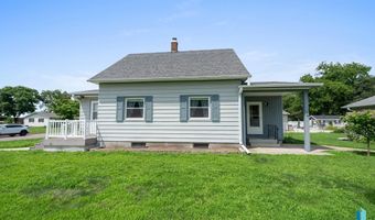 412 S 1st Ave, Brandon, SD 57005