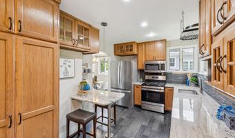 2431 N NOTTINGHAM St, Arlington, VA 22207