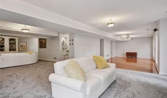 1511 Colleen Ave, Arden Hills, MN 55112
