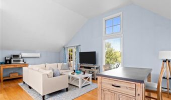 115 Beavertail Rd, Jamestown, RI 02835