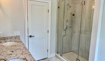 2 Garry Knls, Danbury, CT 06810