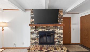 8906 138th Street Ct, Apple Valley, MN 55124