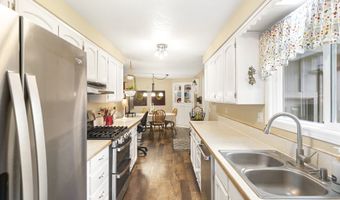 13063 BROOKSIDE Dr, Aurora, OR 97002