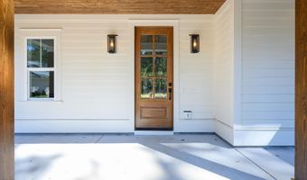 15 Woods Ln, Beaufort, SC 29907