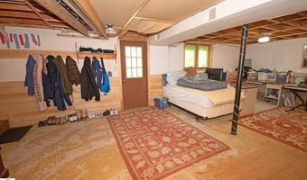 6001 S Hlavka Hls, Maple City, MI 49664