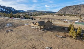 18 RAINBOW VALLEY LODGE Rd, Centennial, WY 82055