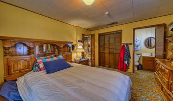 323 L St, Carlsbad, NM 88220