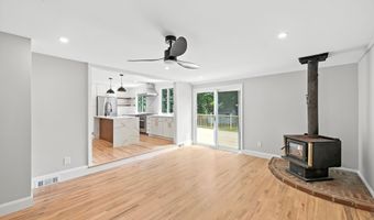 11 Budd Dr, Bethel, CT 06801