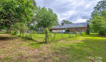 589 White Pines Cir, Camden, SC 29020