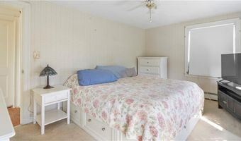 21 Brookwood Rd, Cranston, RI 02920