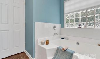 16 Sunview Cir, Arden, NC 28704