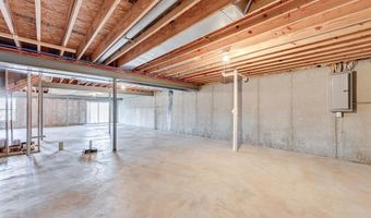 925 Meramec Grove Dr, Ballwin, MO 63021