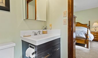 224 Sunderland Dr, Auburn, ME 04210