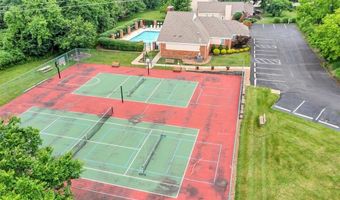 1308 Holgate Dr G5, Ballwin, MO 63021