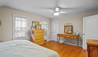 12 Hammond St, Newport, RI 02840