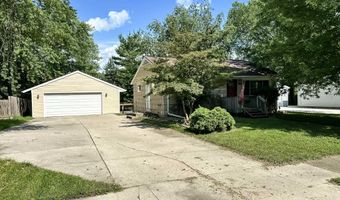 424 Hilltop Rd, Ames, IA 50014