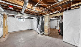 102 Center St, Algonquin, IL 60102