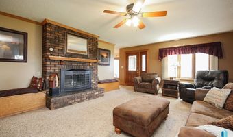 48224 266th St, Brandon, SD 57005