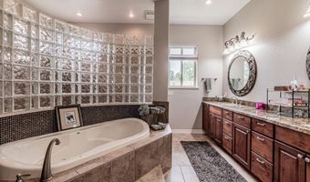 704 ANASAZI Dr, Aztec, NM 87410