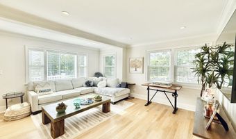 225 Hoyt St, Darien, CT 06820