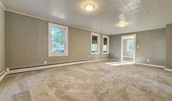 29 Fordway St, Derry, NH 03038