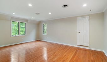 245 Borden Rd, Middletown, NJ 07748