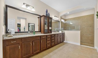 6903 CRESTPOINT Dr, Apollo Beach, FL 33572