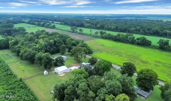 1098 Charles Marks Rd, Arnaudville, LA 70512