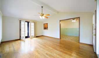 50 W Oak Hill Dr, Ballwin, MO 63021
