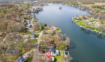 38 LAKE FRONT Dr, Akron, OH 44319