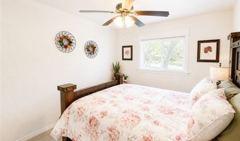 1402 S Saunders St, Aransas Pass, TX 78336