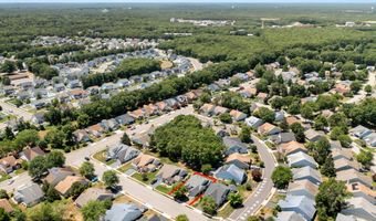 84 Chain Blvd, Bayville, NJ 08721