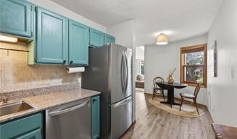 5325 Highpointe Ter, Bloomington, MN 55437