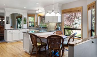 62824 Loma Vista Dr, Bend, OR 97701