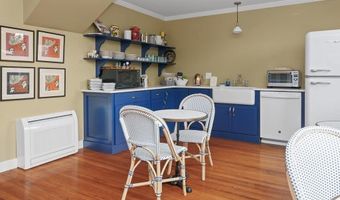 20 Lincoln St, Jamestown, RI 02835