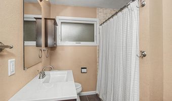 623 River Oak Dr, Ames, IA 50010