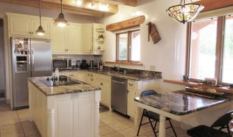 8 Juan Martinez Rd, Arroyo Seco, NM 87580