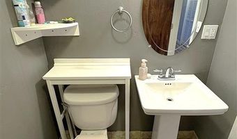 30 N Division St, Cowley, WY 82420