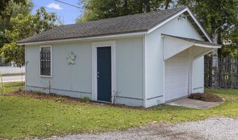 866 Washington St, Bay St. Louis, MS 39520