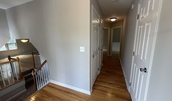 1748 Town Home Dr, Apex, NC 27502