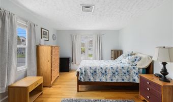 112 Center Ave, Middletown, RI 02842