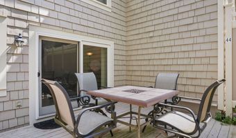11 Boulevard Dr 10-44, Danbury, CT 06810