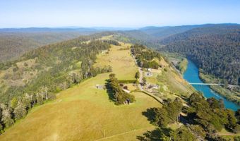 32550 Navarro Ridge Rd, Albion, CA 95410