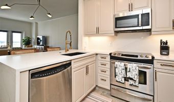 2305 EDGEWATER Dr 1604, Orlando, FL 32804