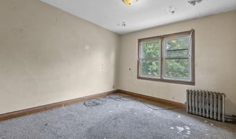 39 W 40TH St, Bayonne, NJ 07002